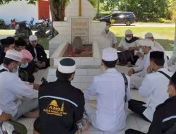 Majelis Rasullulah Gorontalo Gelar Doa di Makam Nani Wartabone