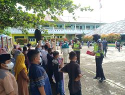 Personil Satlantas Polres Rohul Giat Police Goes To School Di SD Muhammadiyah