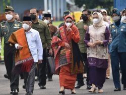 Ketua Persit Kartika Chandra Kirana Daerah I/BB Dampingi Pangdam I/BB Sambut Wapres RI Beserta Ibu*