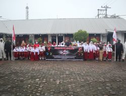 Brimob Polda Sumut Lakukan Penyemprotan Disinfektan di Fasilitas Sekolah