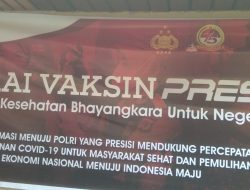 Dalam mencapai Herd Imunity, Arry Memantau Vaksinasi Massal di Mapolsek Bukit Raya