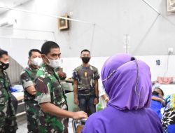 Wujud Peduli ke Anggota, Danrem 044/Gapo Besuk Sertu Hermansyah di RS AK Gani