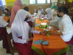 SDN 105 Pekanbaru melakukan vaksinasi 6 – 11 Tahun, Berikut Harapan Nurhasni