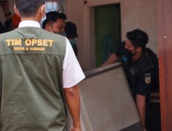 Lima Warung Miras di Kawasan Pasar Bawah Dibongkar, Wako Erman : Kita Ingin Jadikan Mushola