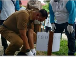 Dinas PUPR Pekanbaru Pasang Biopolar Di Halaman Camat Payung Sekaki Dalam Rangka Peringatan Hari Air se-Dunia