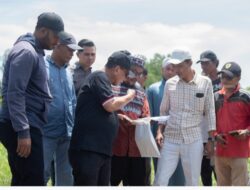 Tinjau Pembangunan SMP Jalan Lingkar, Bupati Rohil: Hanya Berjalan Kaki Sejauh 2,5 KM