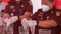 Kajari Dumai Lakukan Pemusnahan Barang Bukti Tindak Pidana Umum Yang Sudah Inkracht