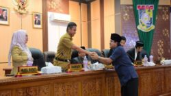 Bupati Kampar Sampaikan Jawaban Pemerintah atas Pandangan Umum Fraksi-Fraksi DPRD