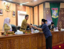 Bupati Kampar Sampaikan Jawaban Pemerintah atas Pandangan Umum Fraksi-Fraksi DPRD